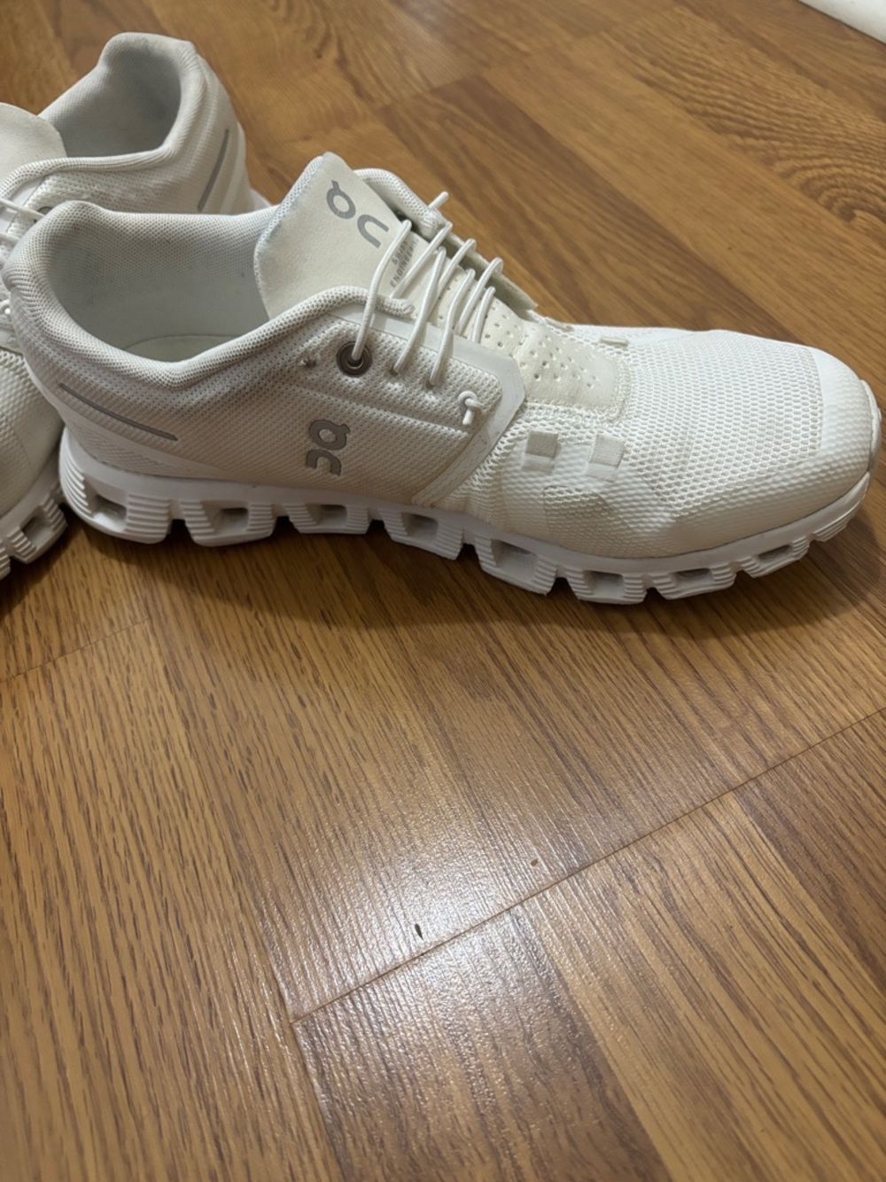 On Running All White Cloud Sneakers - Picture 5 of 10